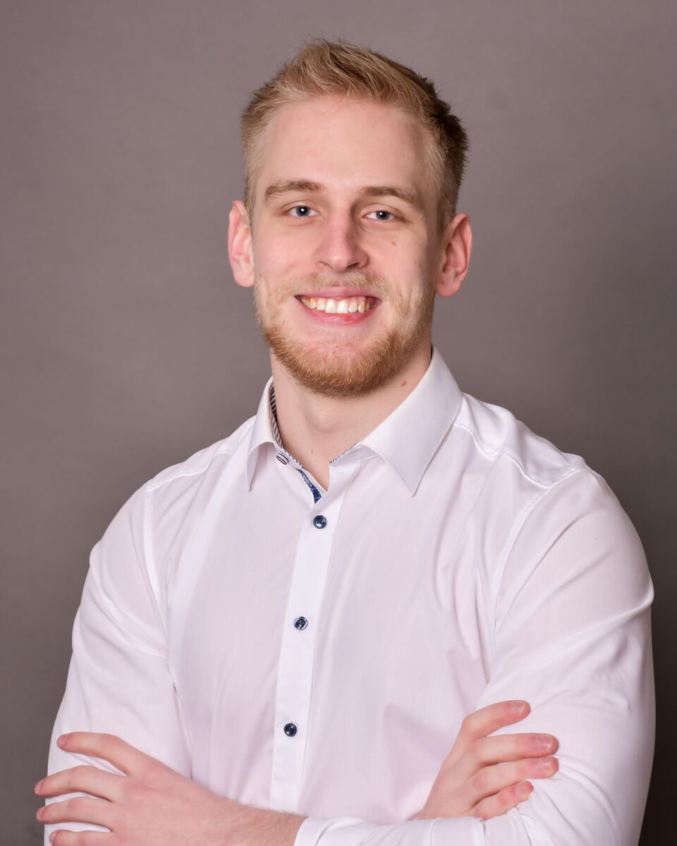 Matthias Neumann, Inhaber von NeuFokus, an seinem Arbeitsplatz